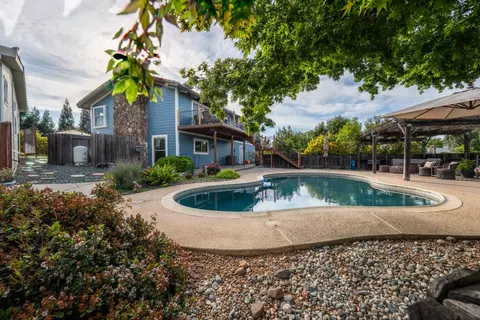12105 Rising Rd, Wilton, CA 95693
