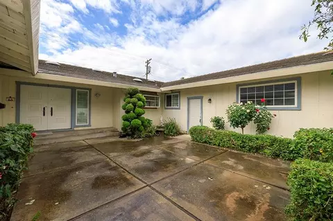 Exterior - 302 Leveland Ln, Modesto, CA 95350 photo 2 of 6