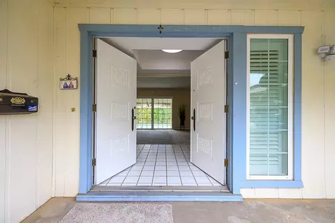 Entry Way - 302 Leveland Ln, Modesto, CA 95350 photo 1 of 3