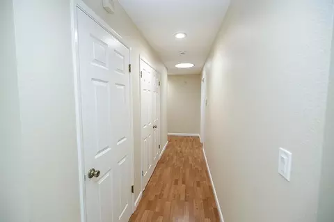 Entry Way - 302 Leveland Ln, Modesto, CA 95350 photo 2 of 3