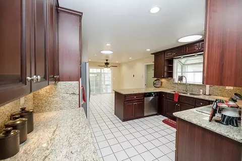 Kitchen - 302 Leveland Ln, Modesto, CA 95350 photo 1 of 5