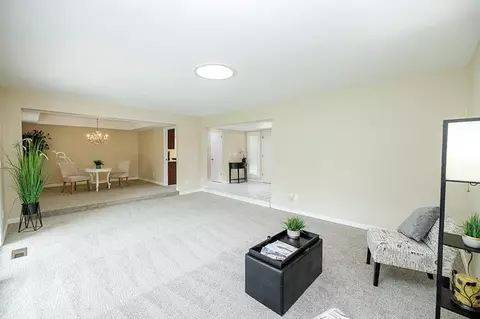 Living - 302 Leveland Ln, Modesto, CA 95350 photo 1 of 5