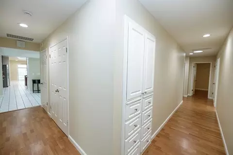 Entry Way - 302 Leveland Ln, Modesto, CA 95350 photo 3 of 3