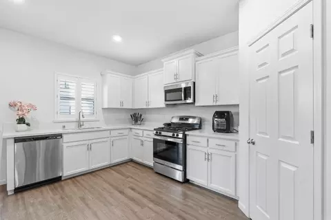 1660 Silvershire Dr, Stockton, CA 95206