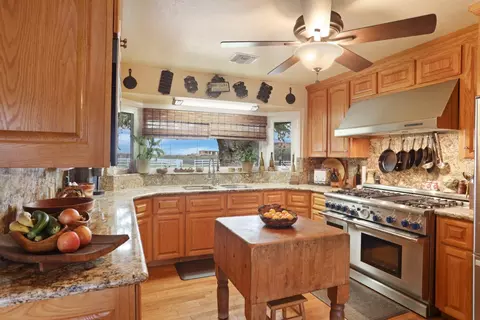 Kitchen - 5850 W Durham Fry, Tracy, CA 95304 photo 4 of 7