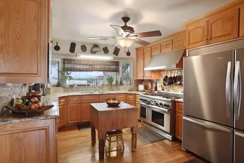 Kitchen - 5850 W Durham Fry, Tracy, CA 95304 photo 3 of 7
