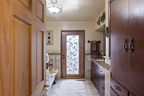 Bath - 5850 W Durham Fry, Tracy, CA 95304 photo 6 of 9