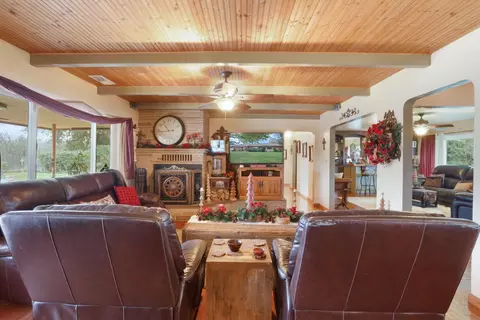 Living - 5850 W Durham Fry, Tracy, CA 95304 photo 4 of 6