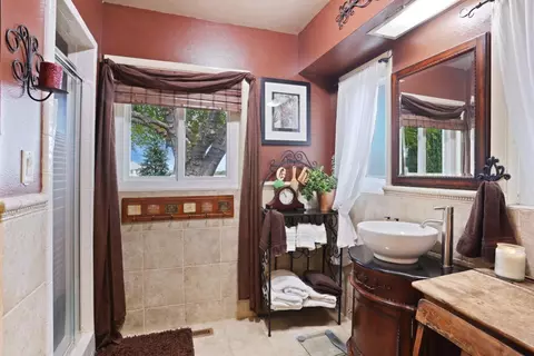Bath - 5850 W Durham Fry, Tracy, CA 95304 photo 1 of 9