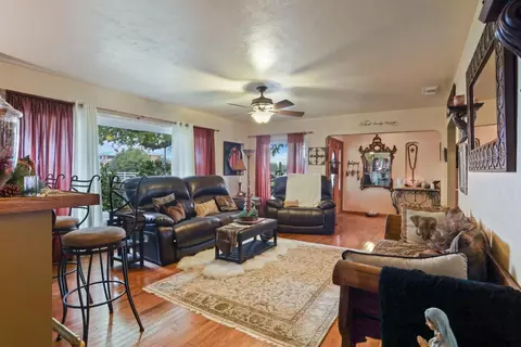 Living - 5850 W Durham Fry, Tracy, CA 95304 photo 2 of 6