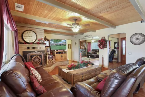 Living - 5850 W Durham Fry, Tracy, CA 95304 photo 5 of 6