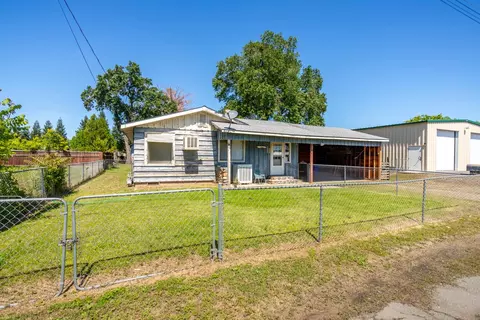 60 Lake Ave, Red Bluff, CA 96080