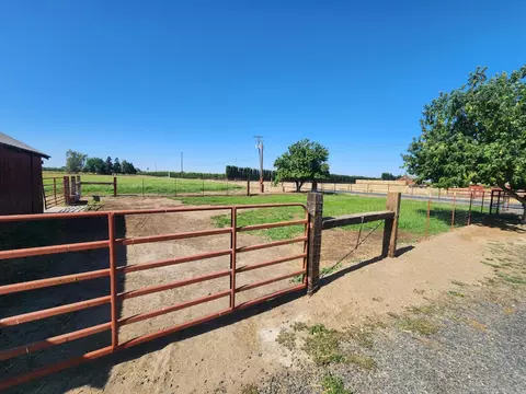 Exterior - 20383 Sutliff Rd, Escalon, CA 95320 photo 11 of 21
