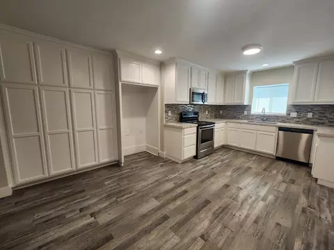 Kitchen - 20383 Sutliff Rd, Escalon, CA 95320 photo 1 of 3