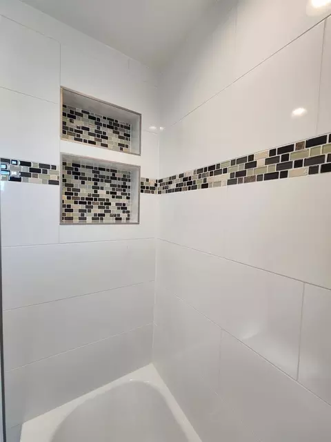 Bath - 20383 Sutliff Rd, Escalon, CA 95320 photo 3 of 3