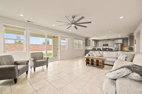 4040 Aura Way, Rancho Cordova, CA 95742