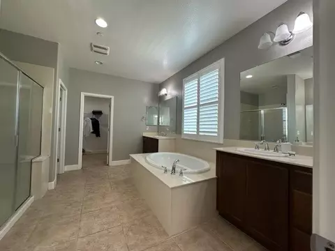 Bath - 1749 Ettle, Manteca, CA 95337 photo 2 of 2