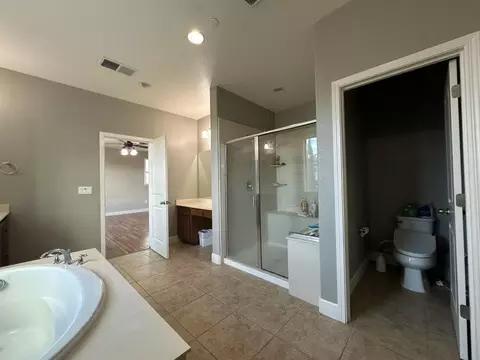 Bath - 1749 Ettle, Manteca, CA 95337 photo 1 of 2