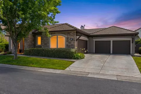 751 Hawkcrest Cir, Sacramento, CA 95835