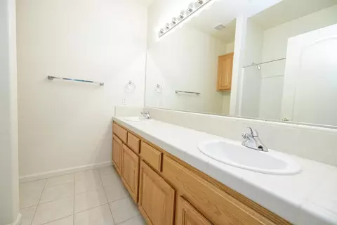 Bath - 3513 Aristides Dr, Modesto, CA 95355 photo 9 of 10