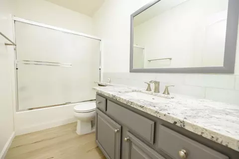Bath - 3513 Aristides Dr, Modesto, CA 95355 photo 4 of 10