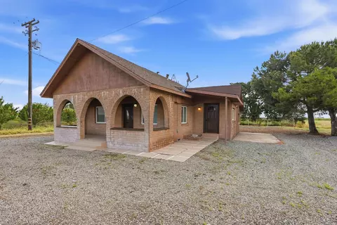 Exterior - 20042 N Ray Rd, Lodi, CA 95242 photo 1 of 12