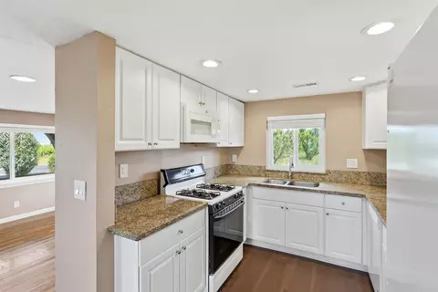 Kitchen - 20042 N Ray Rd, Lodi, CA 95242 photo 2 of 3