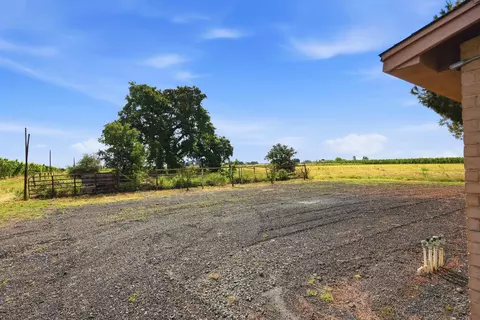 Exterior - 20042 N Ray Rd, Lodi, CA 95242 photo 8 of 12