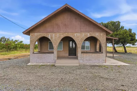 Exterior - 20042 N Ray Rd, Lodi, CA 95242 photo 2 of 12