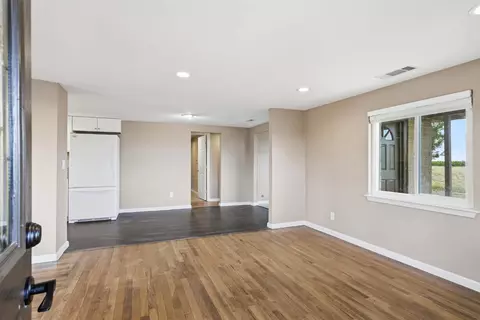 Living - 20042 N Ray Rd, Lodi, CA 95242 photo 1 of 6