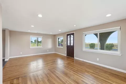 Living - 20042 N Ray Rd, Lodi, CA 95242 photo 4 of 6