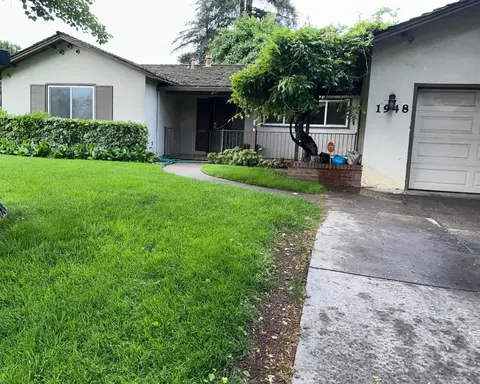 1948 W Benjamin Holt Dr, Stockton, CA 95207