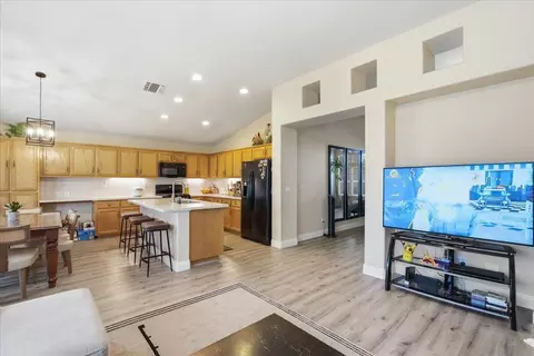 7821 Shell Beach Dr, Antelope, CA 95843 photo 11