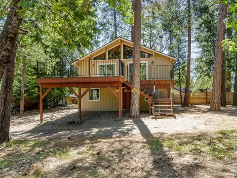 5502 Begonia Dr, Pollock Pines, CA 95726