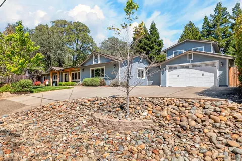 2609 Hastings Dr, Rescue, CA 95672