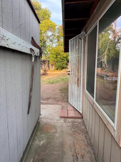 Exterior - 1509 Brixton Ln, Modesto, CA 95356 photo 5 of 7