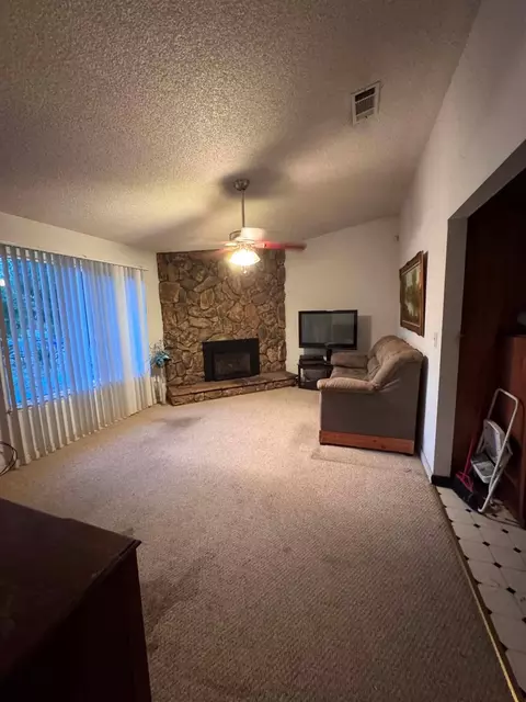 Living - 1509 Brixton Ln, Modesto, CA 95356 photo 5 of 5