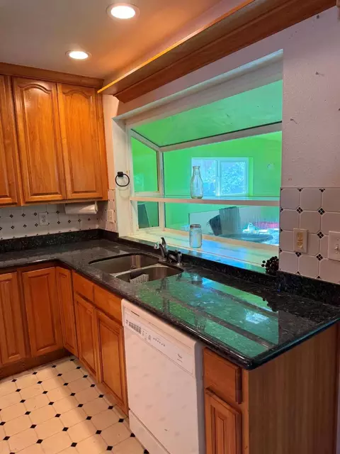 Kitchen - 1509 Brixton Ln, Modesto, CA 95356 photo 2 of 3