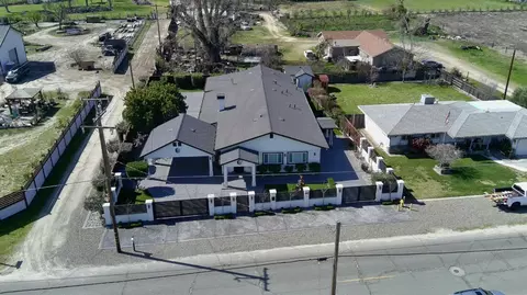 9293 Hillside Dr, Delhi, CA 95315
