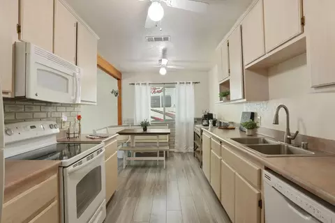 Kitchen - 822 Buchanon Ln, Manteca, CA 95336 photo 1 of 3