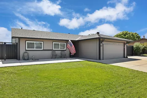 Exterior - 822 Buchanon Ln, Manteca, CA 95336 photo 4 of 13