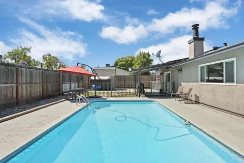 Exterior - 822 Buchanon Ln, Manteca, CA 95336 photo 9 of 13