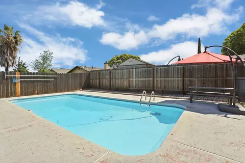 Exterior - 822 Buchanon Ln, Manteca, CA 95336 photo 10 of 13