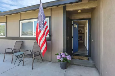 Exterior - 822 Buchanon Ln, Manteca, CA 95336 photo 6 of 13