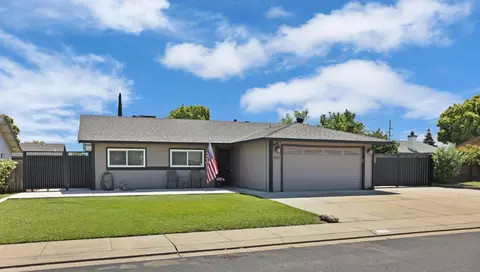 Exterior - 822 Buchanon Ln, Manteca, CA 95336 photo 3 of 13