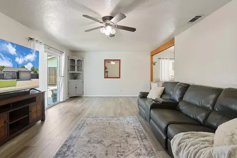 Living - 822 Buchanon Ln, Manteca, CA 95336 photo 2 of 2
