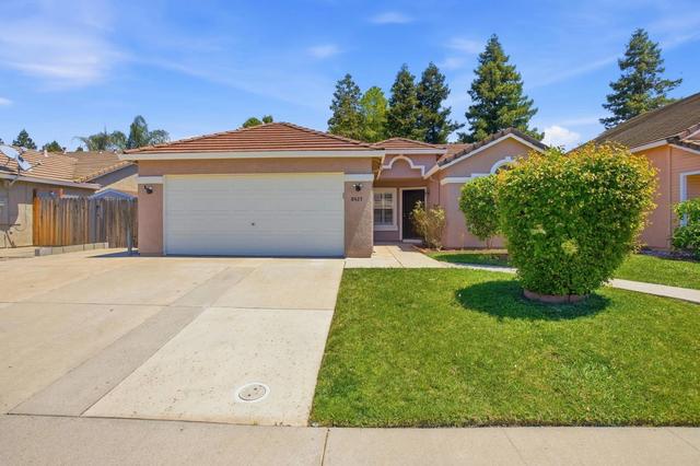 8425 Winterberry Dr, Elk Grove, CA 95624