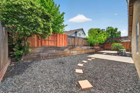 Exterior - 8408 Falcon View Dr, Antelope, CA 95843 photo 11 of 12