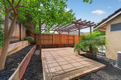 Exterior - 8408 Falcon View Dr, Antelope, CA 95843 photo 9 of 12