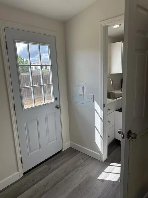 Entry Way - 28237 S Macarthur Dr, Tracy, CA 95377 photo 3 of 4
